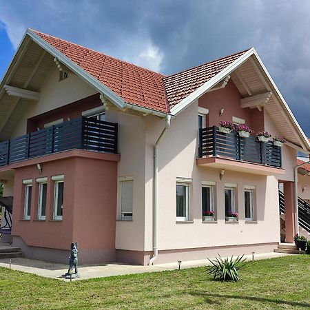 Apartman Swans Otočac Buitenkant foto
