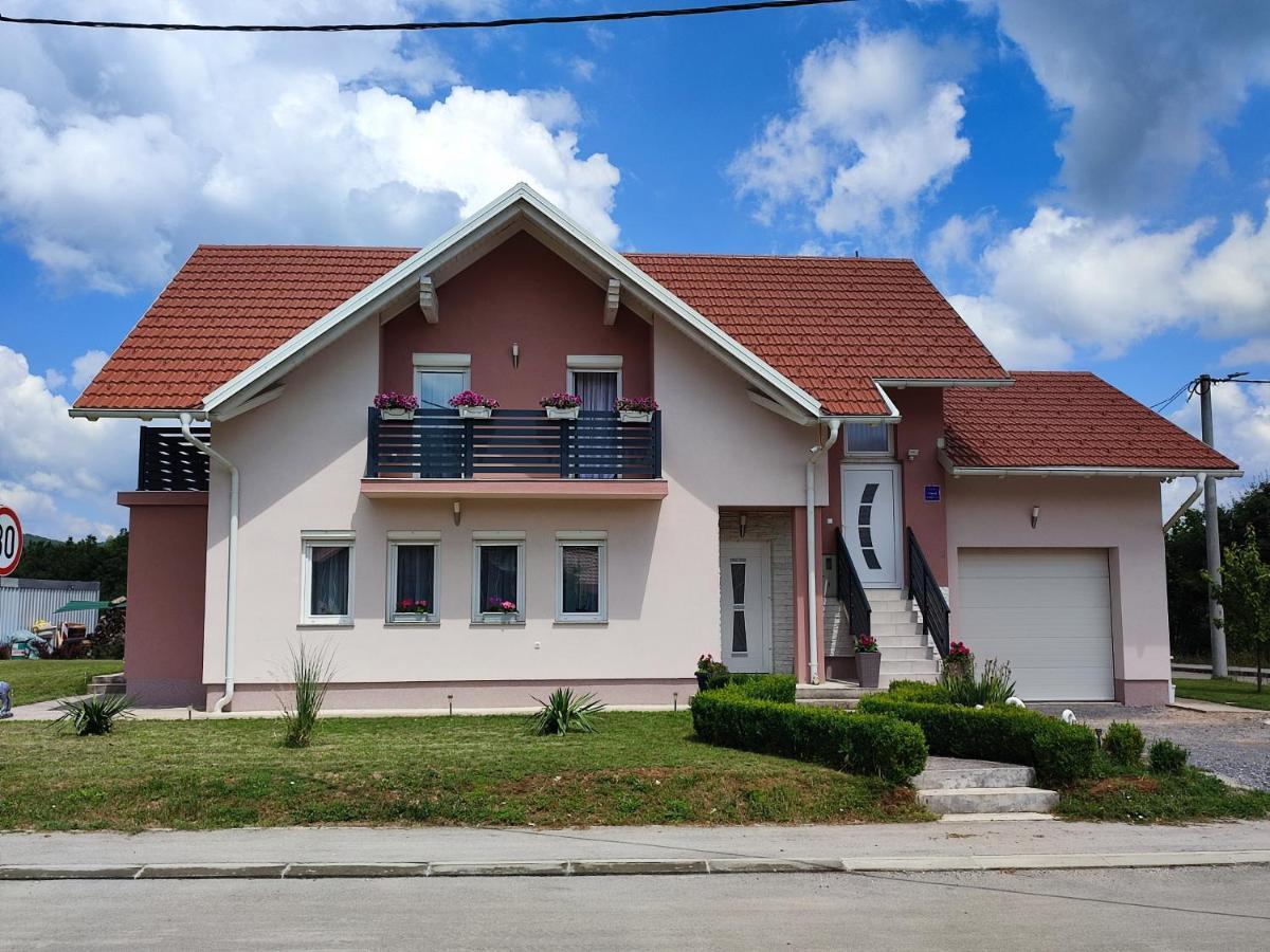 Apartman Swans Otočac Buitenkant foto