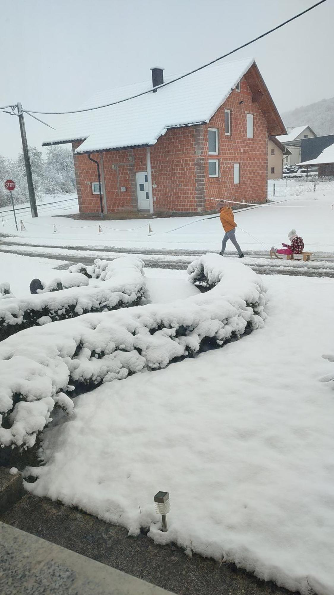 Apartman Swans Otočac Buitenkant foto