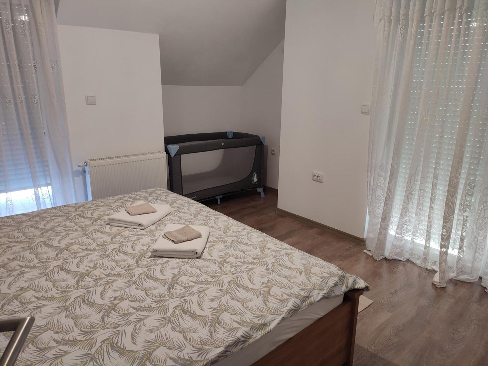 Apartman Swans Appartement Otočac Buitenkant foto