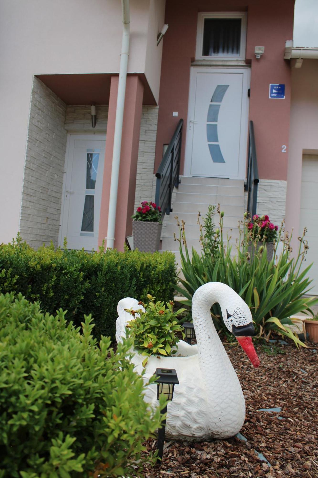 Apartman Swans Otočac Buitenkant foto